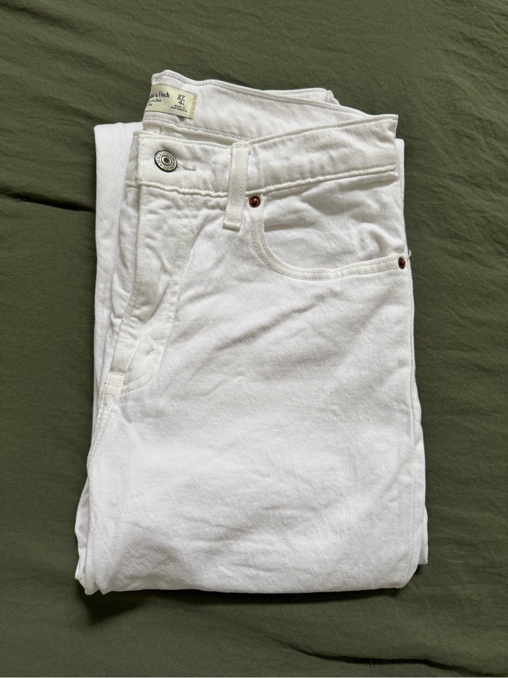 Abercrombie & Fitch High Rise 90s Relaxed Raw Hem Jean - Picture 4 of 4